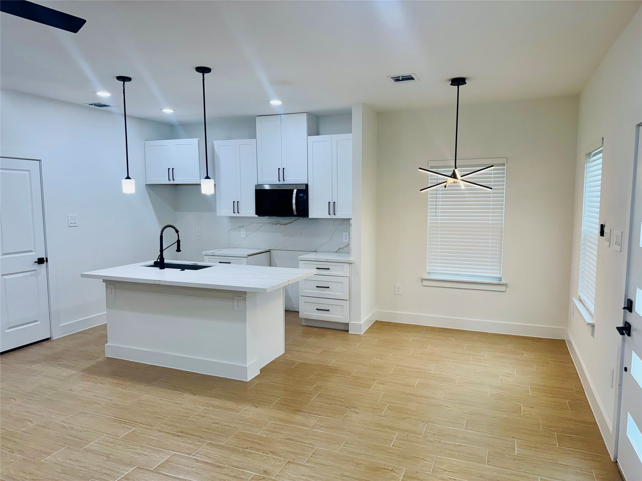 5710 Delmack Street, Unit A Houston, TX 77032 - Photo 5 of 16