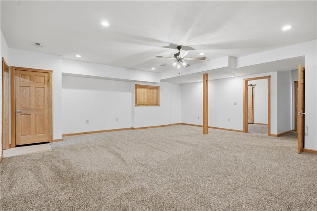 2274 Iowa Road Ottawa, KS 66067 - Photo 15 of 32