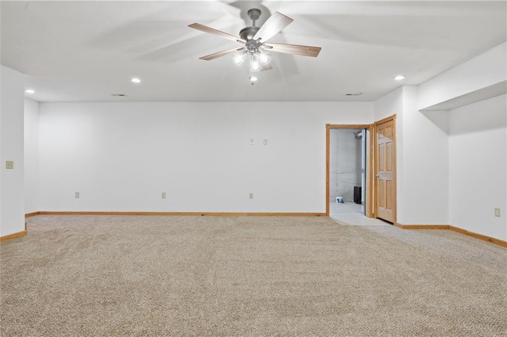 2274 Iowa Road Ottawa, KS 66067 - Photo 17 of 32