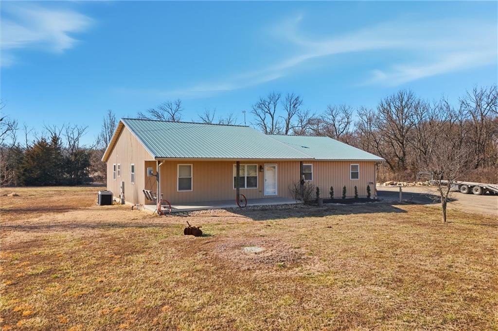 2274 Iowa Road Ottawa, KS 66067 - Photo 2 of 32