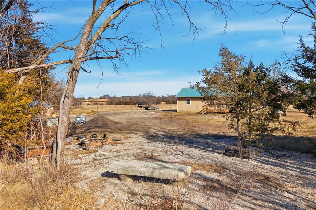 2274 Iowa Road Ottawa, KS 66067 - Photo 28 of 32