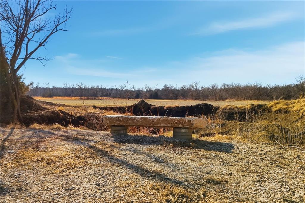 2274 Iowa Road Ottawa, KS 66067 - Photo 29 of 32