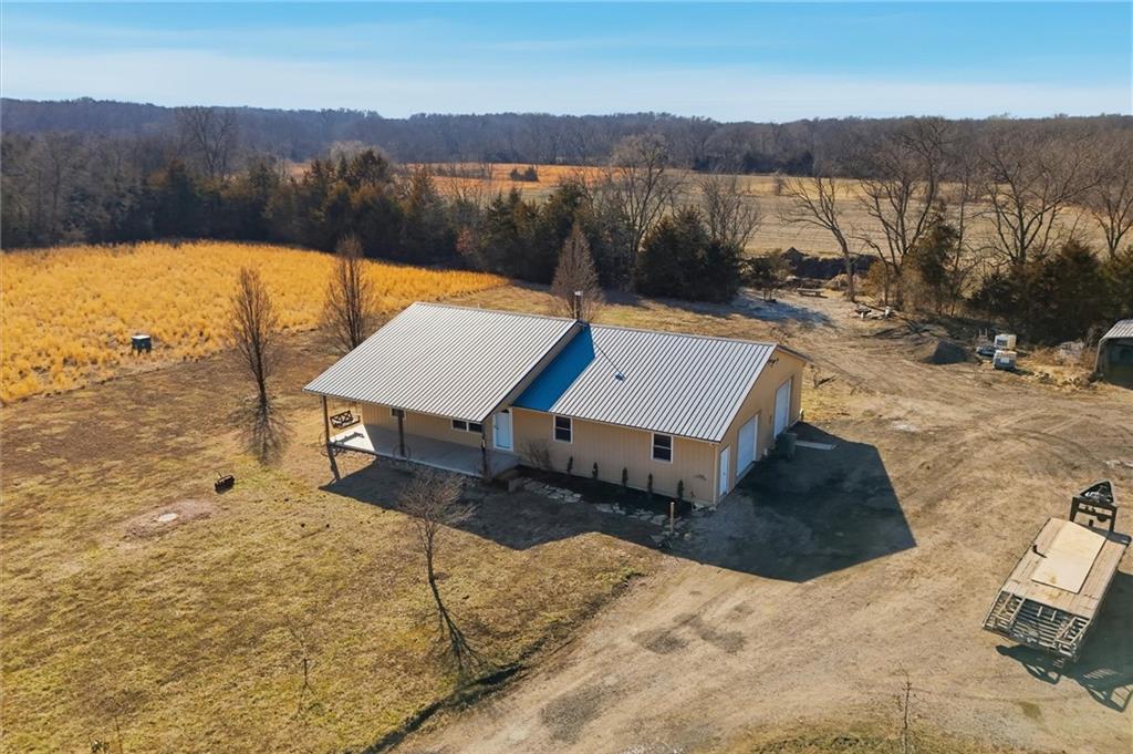 2274 Iowa Road Ottawa, KS 66067 - Photo 3 of 32