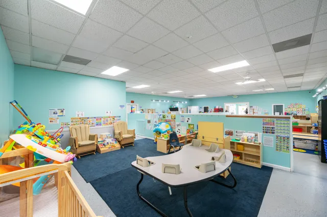 $299,500 | 10366 Highway 100, Scotts Hill, TN 38374