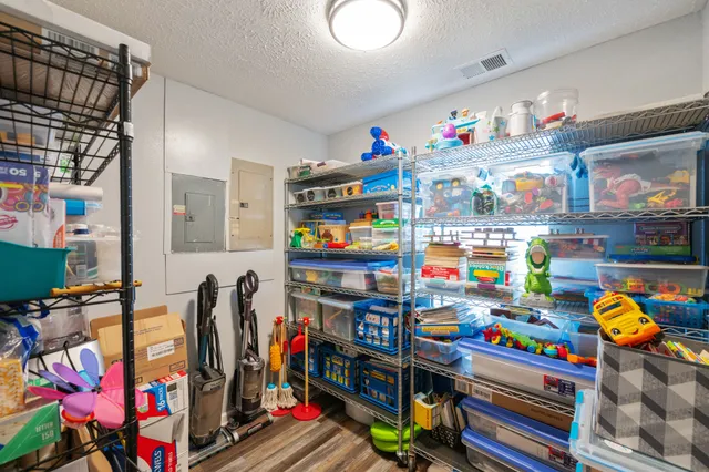 $299,500 | 10366 Highway 100, Scotts Hill, TN 38374