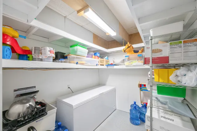 $299,500 | 10366 Highway 100, Scotts Hill, TN 38374