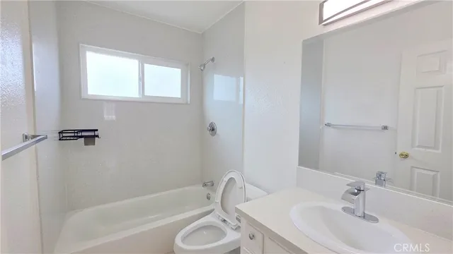 $2,050 | 3733 Durfee Avenue, Unit 7, El Monte, CA 91732