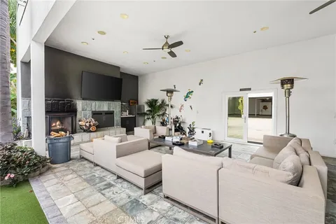 $7,950,000 | 20301 Southwest Cypress Street, Newport Beach, CA 92660