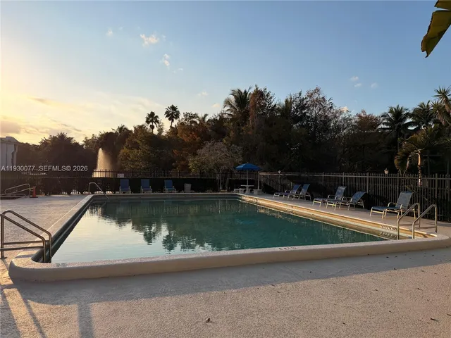 $2,100 | 731 North Pine Island Road, Unit 206, Plantation, FL 33324