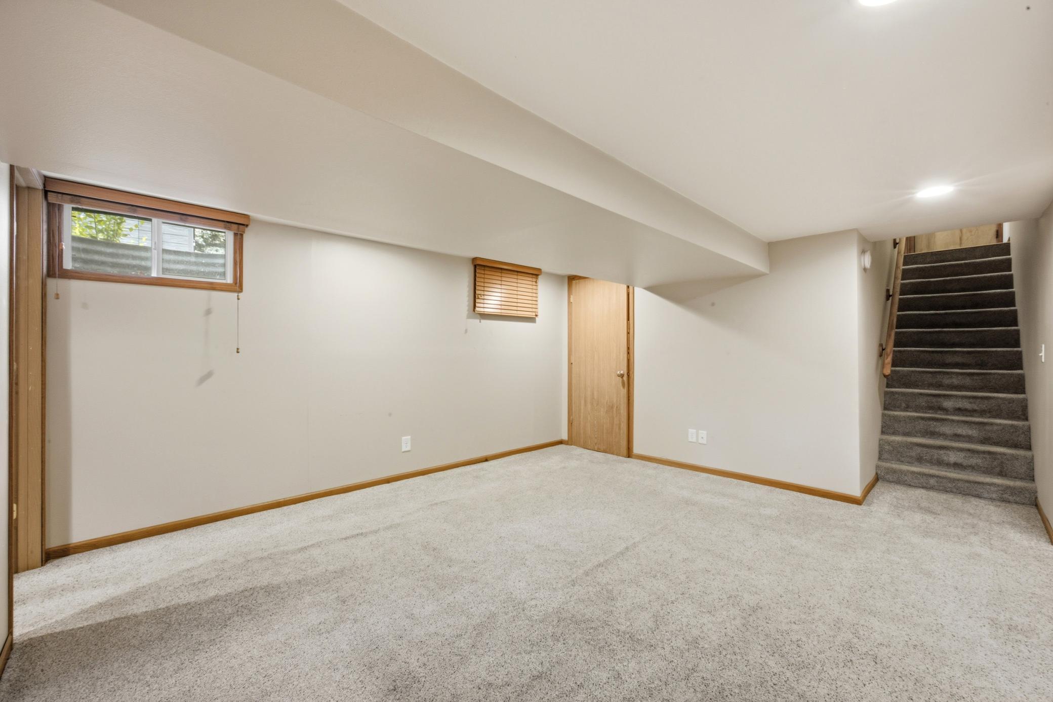 809 19th Street North Moorhead, MN 56560 - Photo 19 of 38