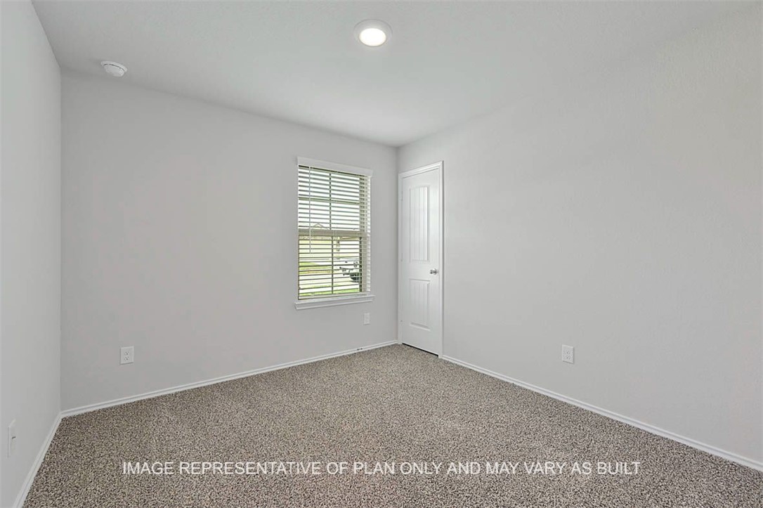 5417-bear Run 5417-bear Run Bryan, TX 77807 - Photo 13 of 18 an empty room with windows
