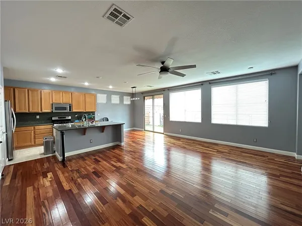 $2,590 | 9224 Longhorn Falls Court, Las Vegas, NV 89149