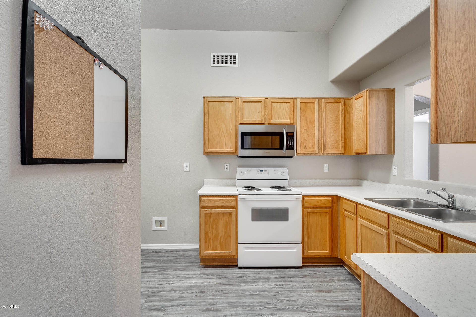 6427 West Crown King Road Phoenix, AZ 85043 - Photo 15 of 33 Gallery Image 15