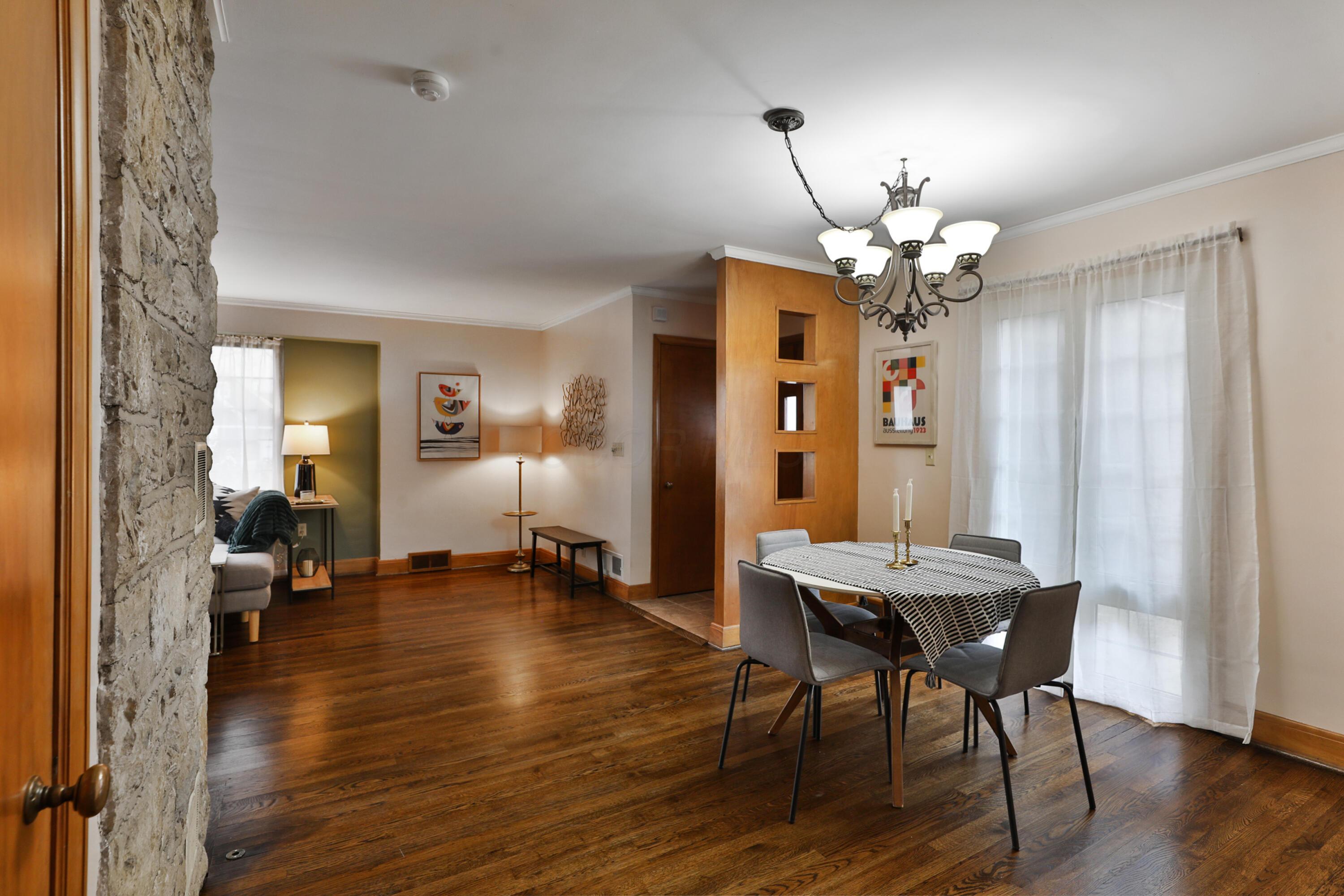 2620 Wellesley Road Columbus, OH 43209 - Photo 22 of 32 Dining Area