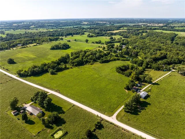 $375,000 | 169 Southwest 800th Road, Warrensburg, MO 64093