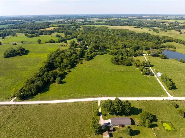 $375,000 | 169 Southwest 800th Road, Warrensburg, MO 64093