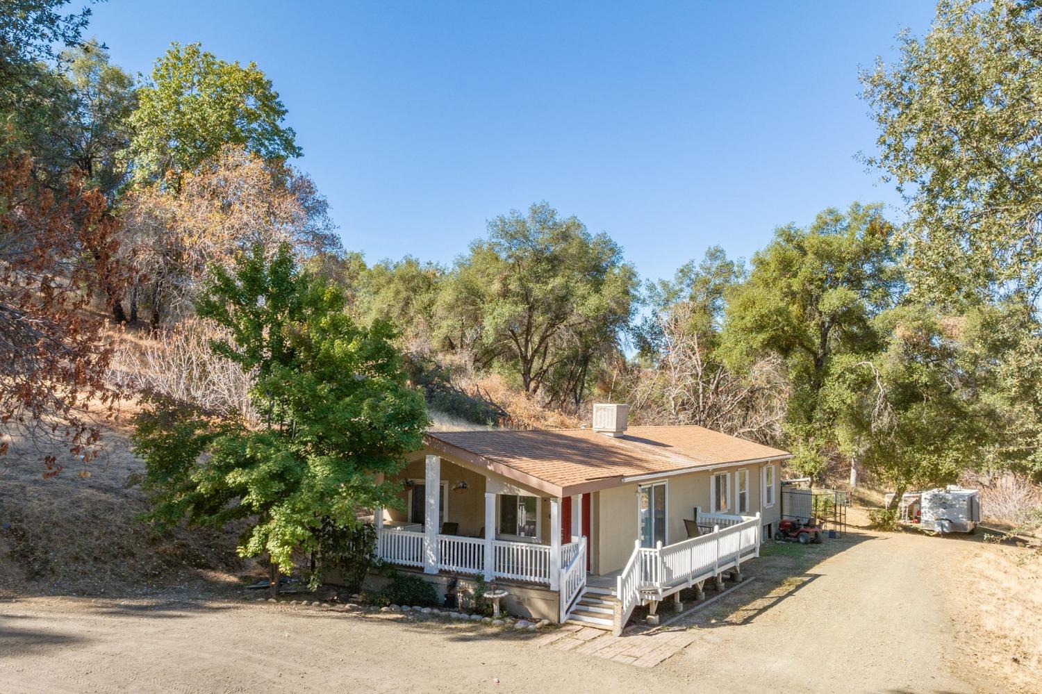 4975 Streeter Mountain Road Mariposa, CA 95338 - Photo 1 of 56 Gallery Image 1