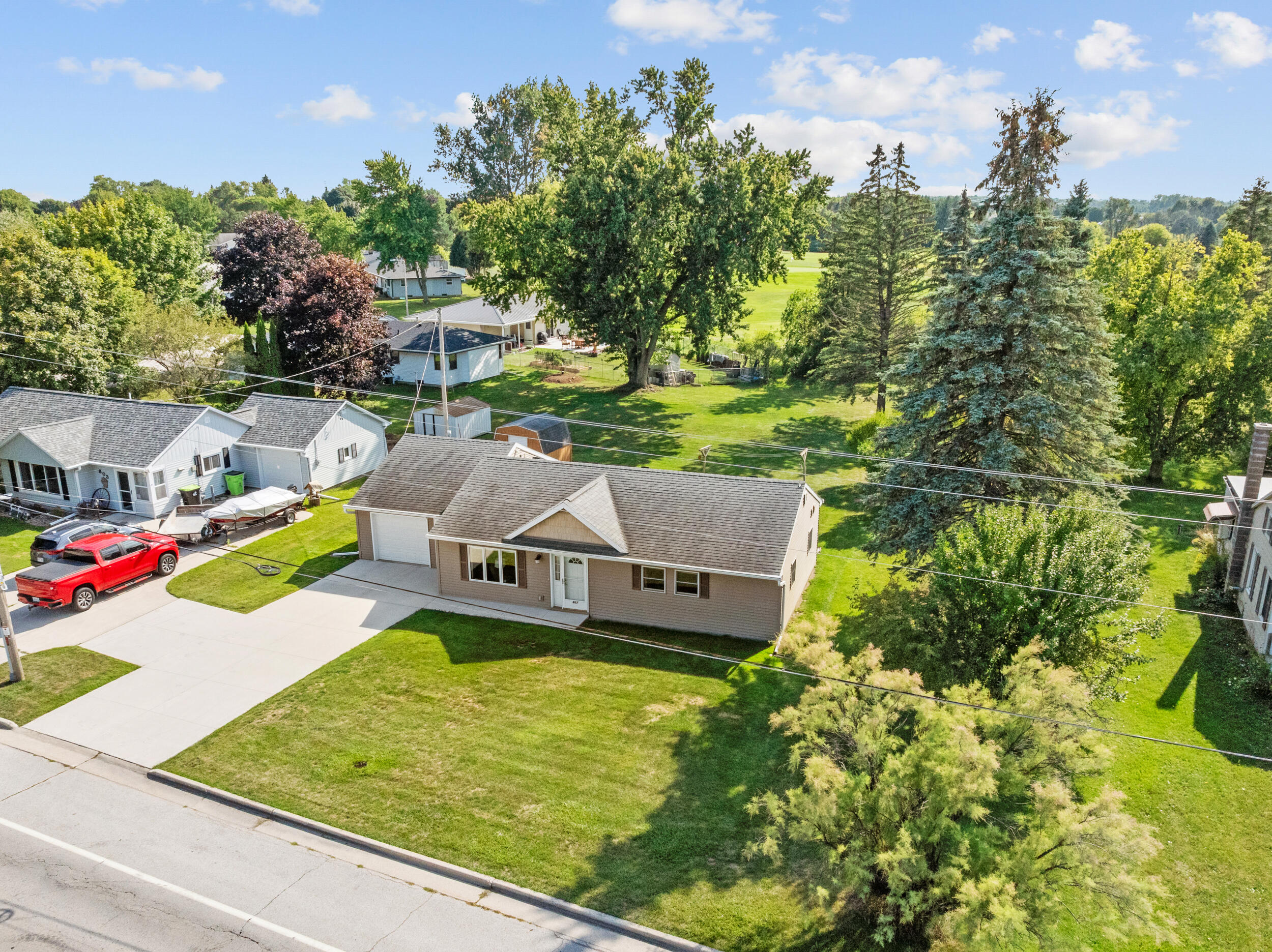 807 Madison Avenue Howards Grove, WI 53083 - Photo 23 of 29 Property Overview Front