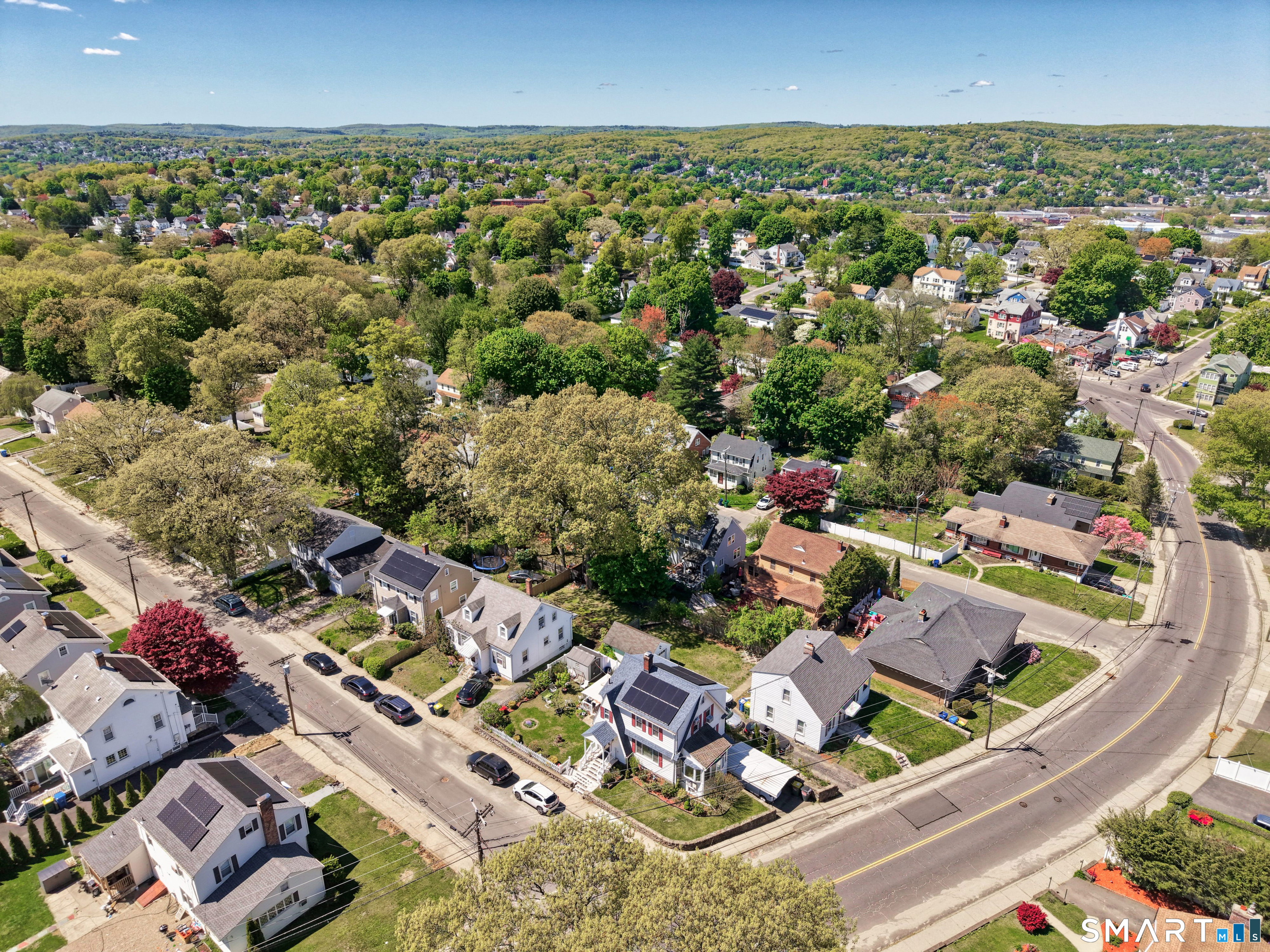 167 Fern Street Waterbury, CT 06704 - Photo 4 of 40