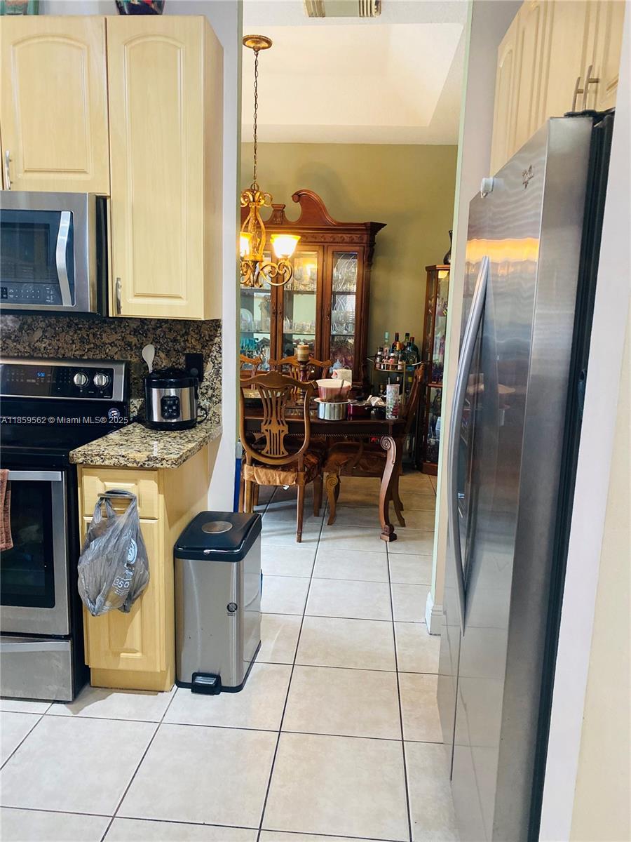 7760 Northwest 163rd Street Miami Lakes, FL 33016 - Photo 23 of 68