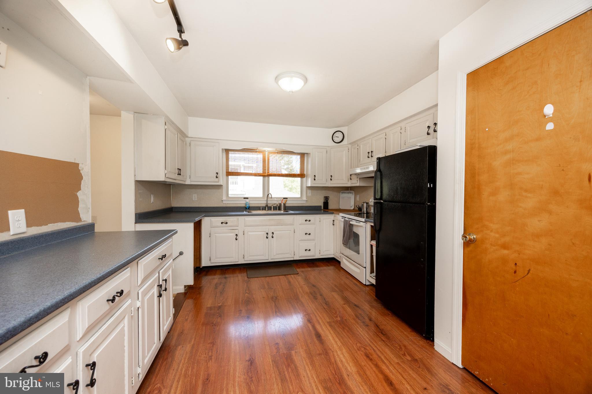 5509 Hoppenville Road Green Lane, PA 18054 - Photo 5 of 70 Kitchen