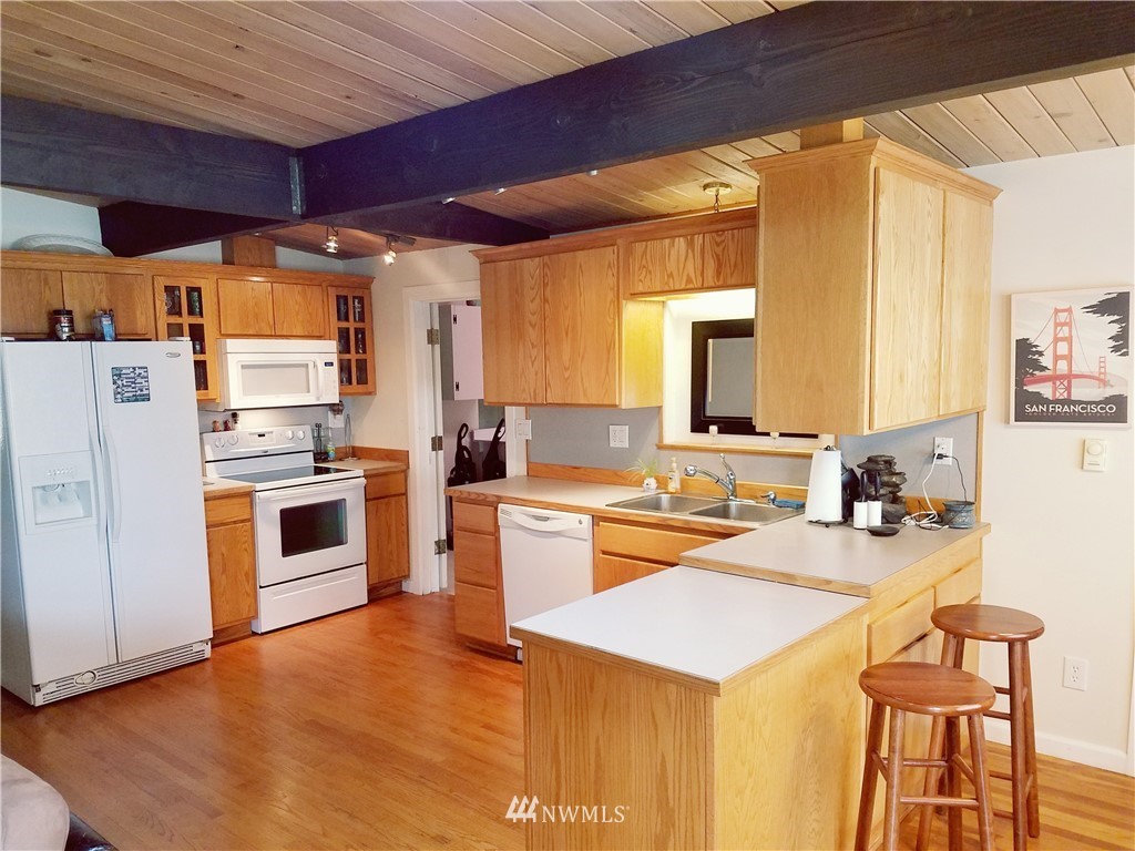 738 Sylvan Way Bremerton, WA 98310 - Photo 2 of 15 Gallery Image 2