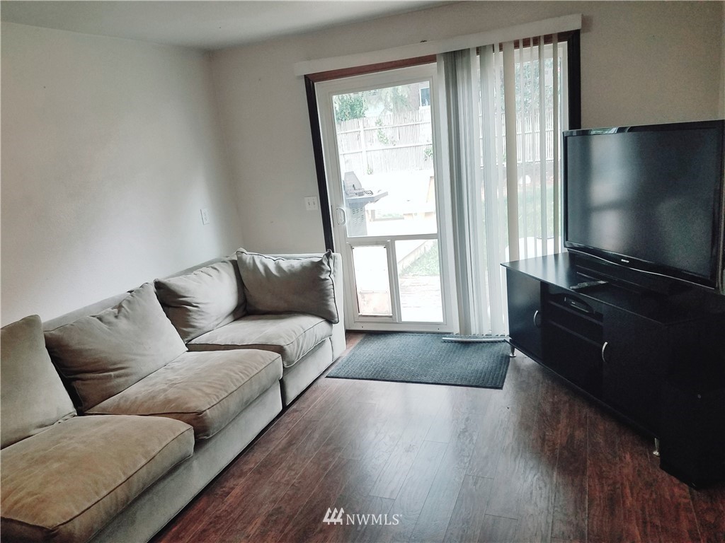738 Sylvan Way Bremerton, WA 98310 - Photo 6 of 15 Gallery Image 6