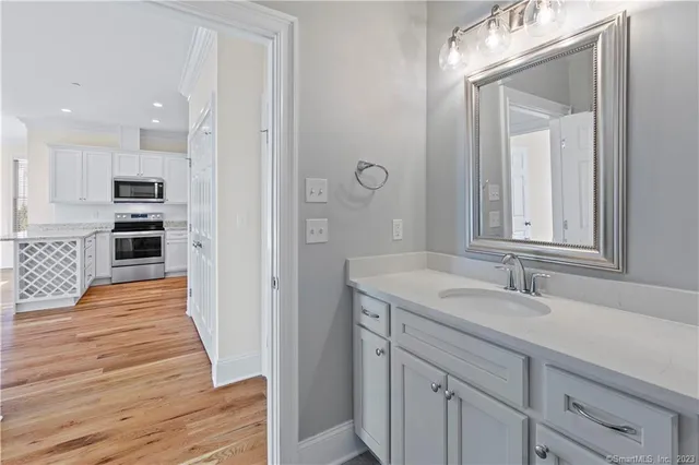 $2,200 | 73 West Main Street, Unit 2, Clinton, CT 06413