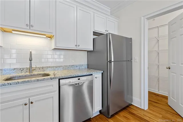 $2,200 | 73 West Main Street, Unit 2, Clinton, CT 06413