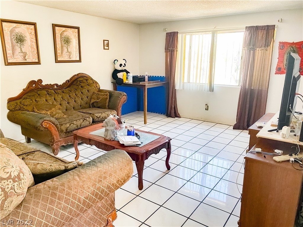 3290 Rio Grande Street Las Vegas, NV 89115 - Photo 4 of 21 Gallery Image 4