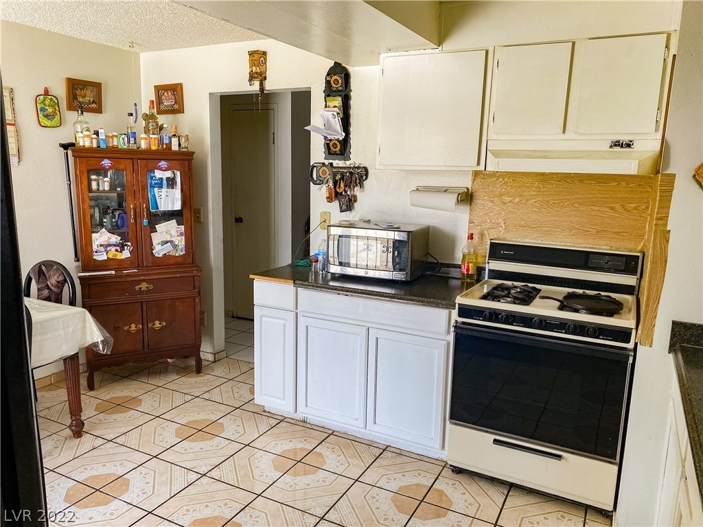 3290 Rio Grande Street Las Vegas, NV 89115 - Photo 8 of 21 Gallery Image 8