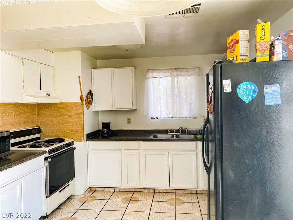 3290 Rio Grande Street Las Vegas, NV 89115 - Photo 9 of 21 Gallery Image 9