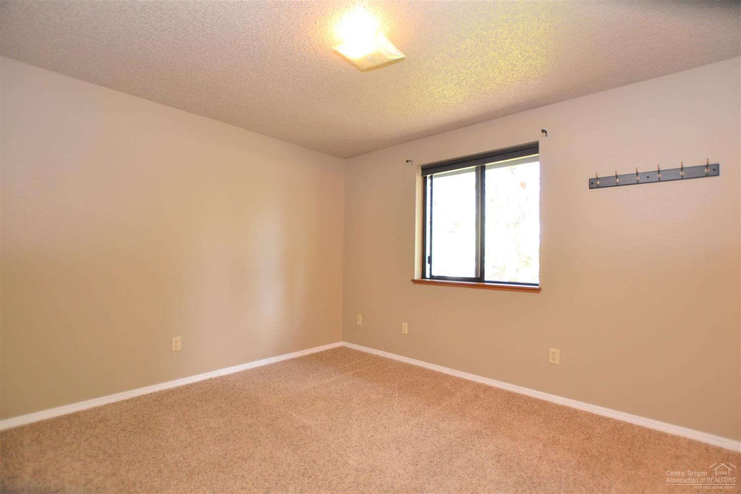 63615 Boyd Acres Road Bend, OR 97701 - Photo 13 of 20 Gallery Image 13