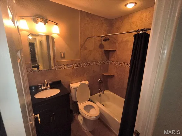 $189,900 | 2703 Aberdeen Drive, Florissant, MO 63033