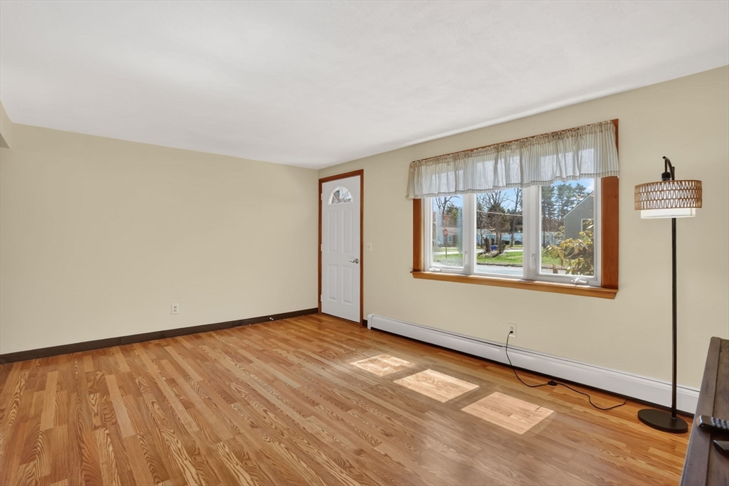 70 Quentin Road Springfield, MA 01129 - Photo 11 of 42