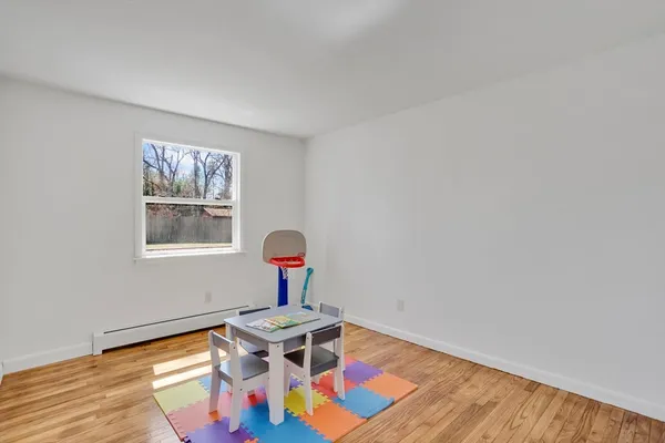 $319,900 | 70 Quentin Road, Springfield, MA 01129
