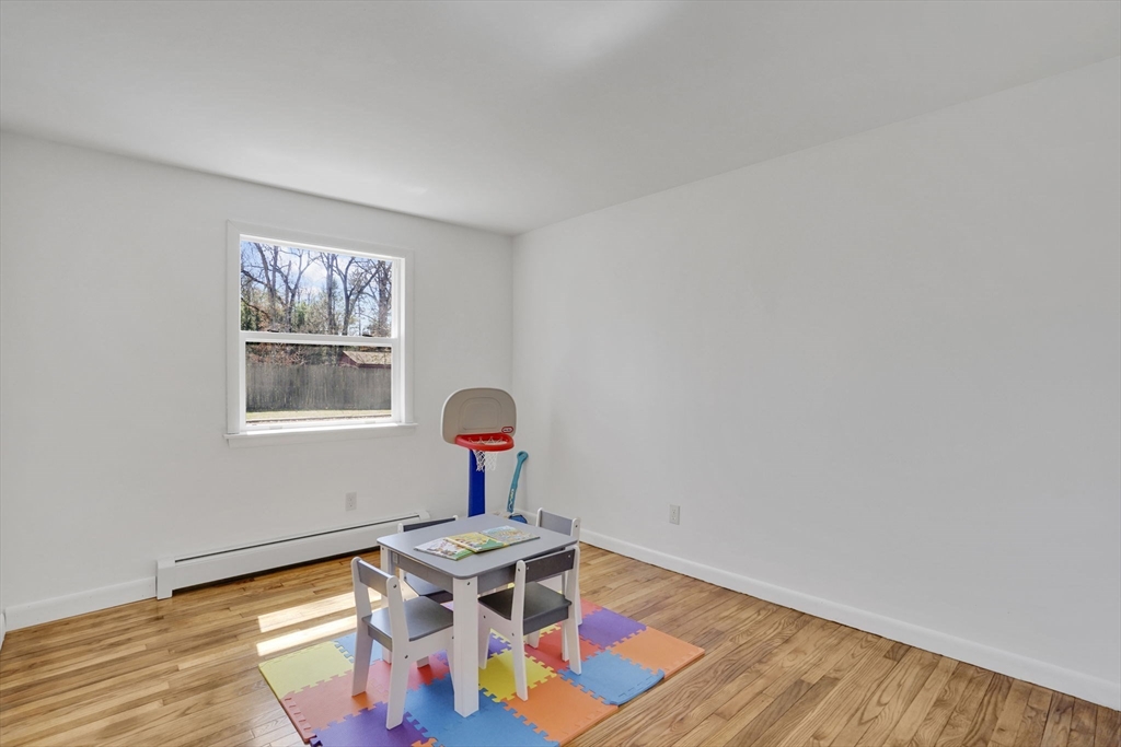 70 Quentin Road Springfield, MA 01129 - Photo 14 of 42