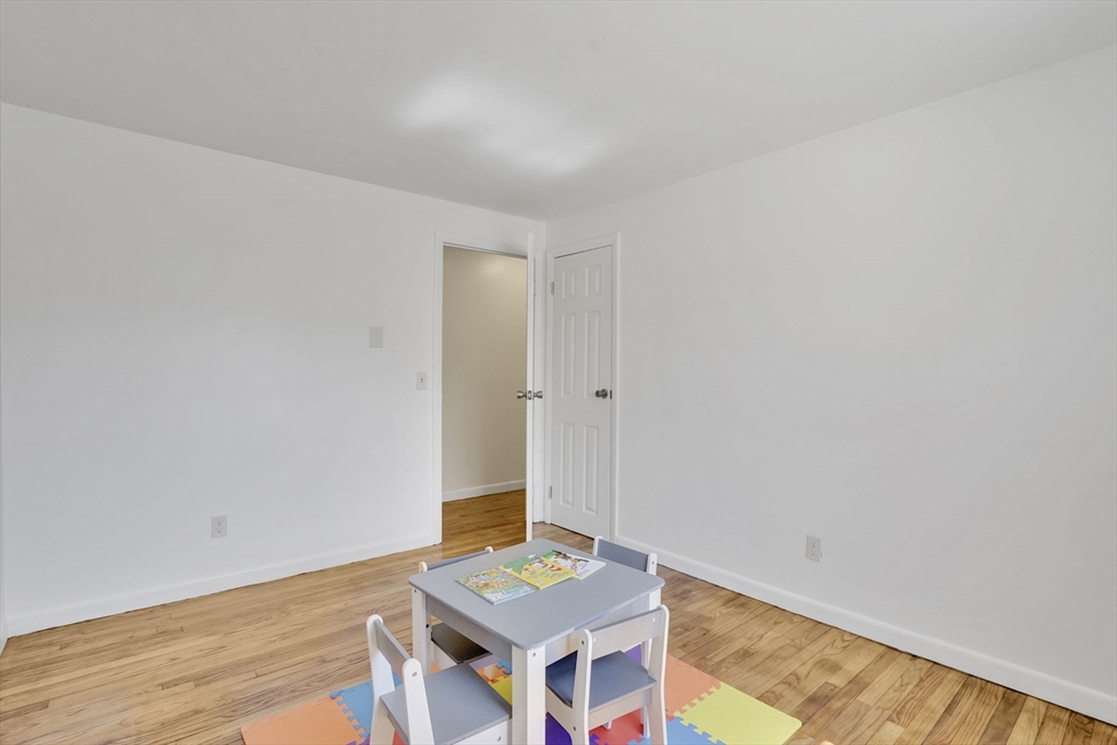 70 Quentin Road Springfield, MA 01129 - Photo 15 of 42