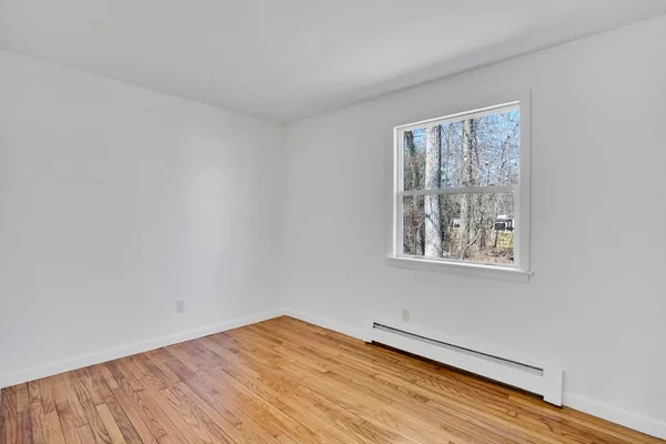 $319,900 | 70 Quentin Road, Springfield, MA 01129