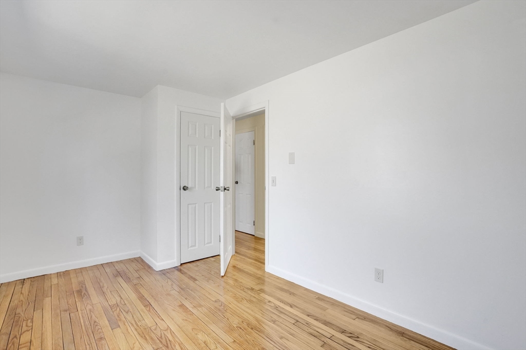 70 Quentin Road Springfield, MA 01129 - Photo 17 of 42