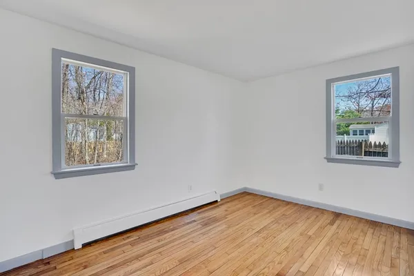 $319,900 | 70 Quentin Road, Springfield, MA 01129