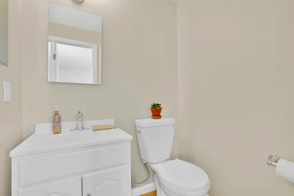 $319,900 | 70 Quentin Road, Springfield, MA 01129