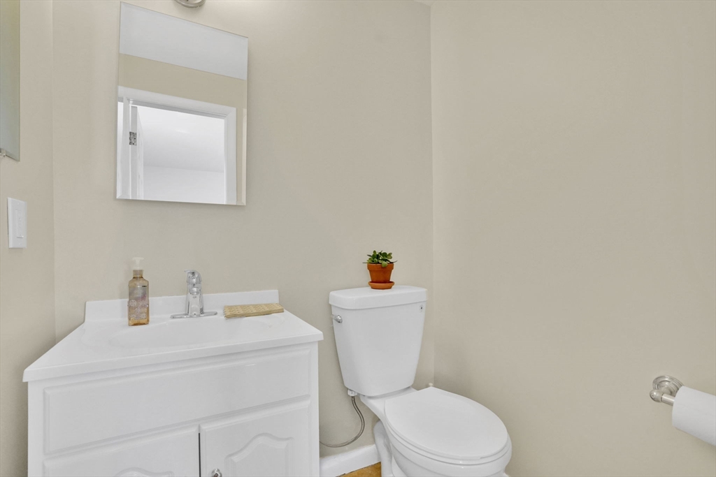 70 Quentin Road Springfield, MA 01129 - Photo 22 of 42