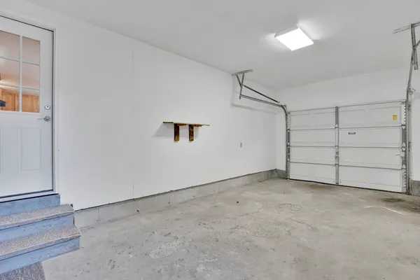 $319,900 | 70 Quentin Road, Springfield, MA 01129