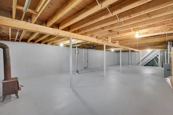 $319,900 | 70 Quentin Road, Springfield, MA 01129