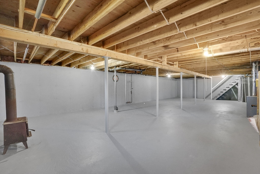 70 Quentin Road Springfield, MA 01129 - Photo 28 of 42