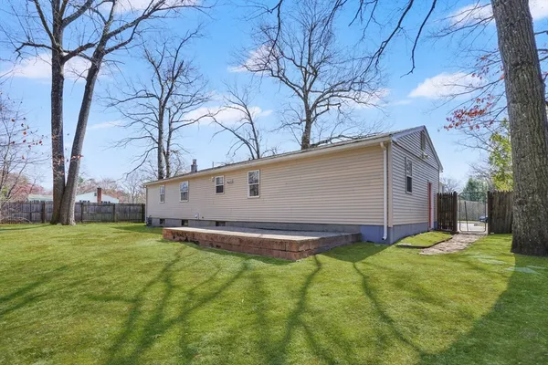 $319,900 | 70 Quentin Road, Springfield, MA 01129