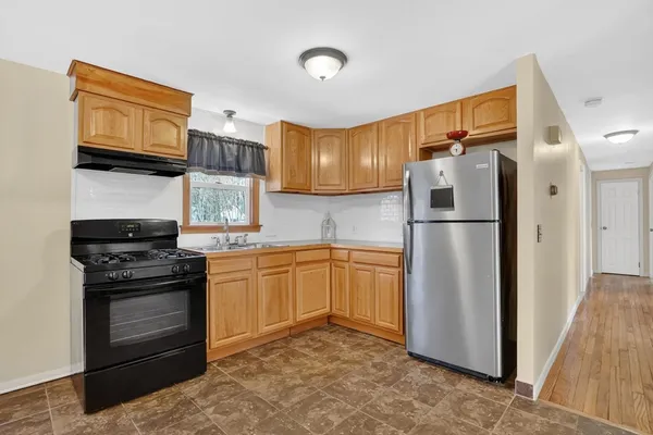 $319,900 | 70 Quentin Road, Springfield, MA 01129