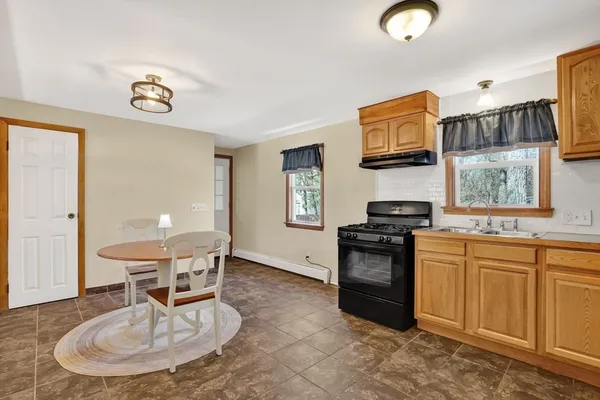 $319,900 | 70 Quentin Road, Springfield, MA 01129