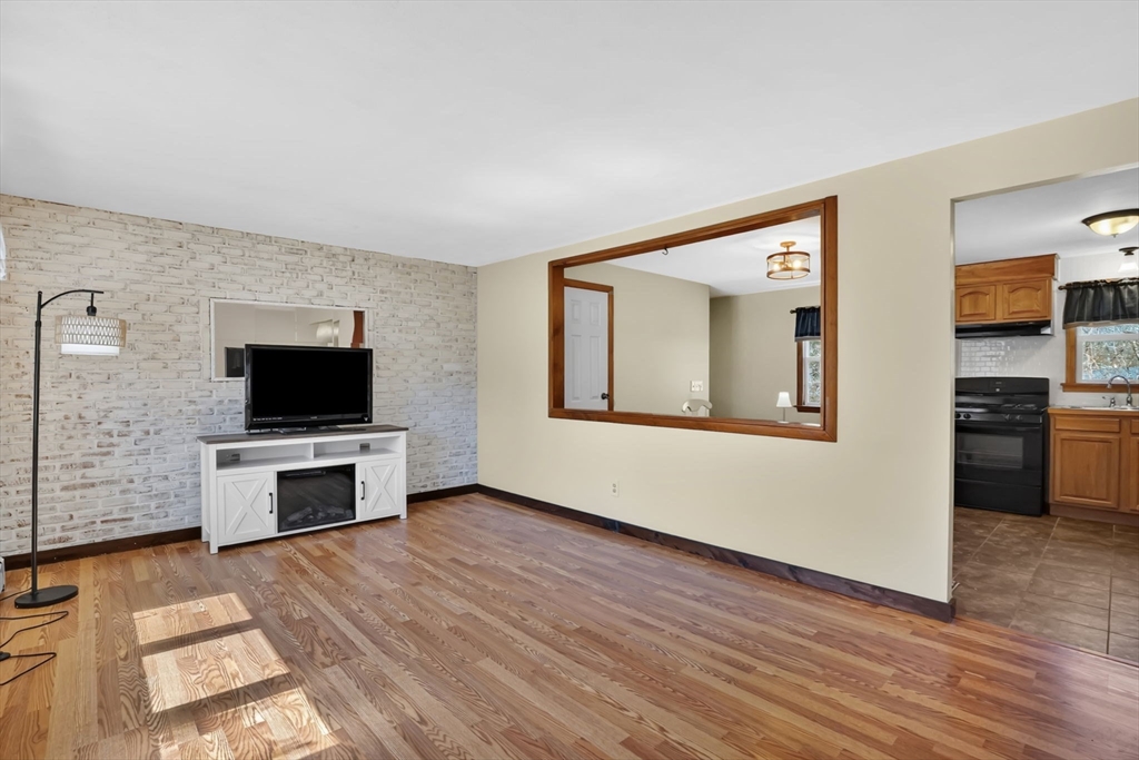 70 Quentin Road Springfield, MA 01129 - Photo 9 of 42